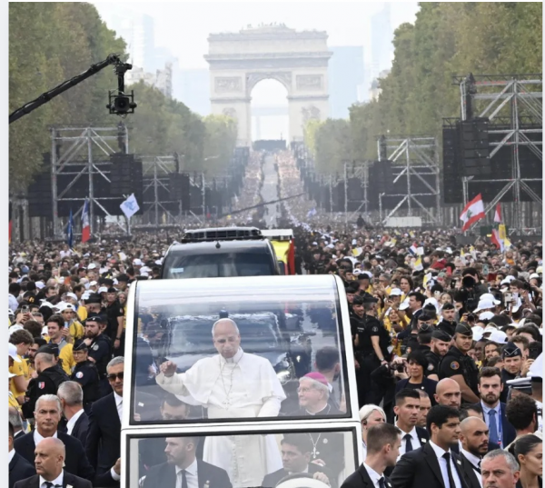 Papa León XIV reúne a 700 mil personas en París durante misa en la Plaza de la Concordia